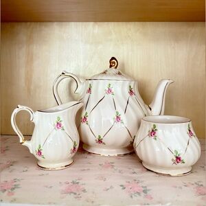 🏡 Sadler England Vintage Floral Porcelain Tea Set - Cream with Pink Roses